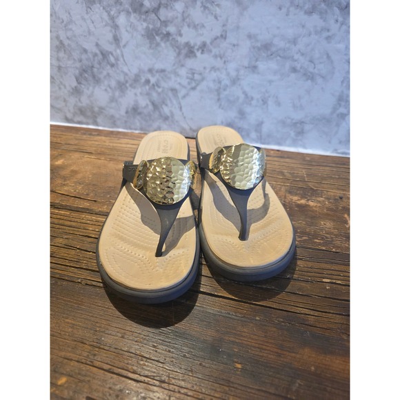 CROCS Shoes - Crocs Sanrah Hammered Circle Wedge Sandals Black Tan Gold Medallion Womens 10